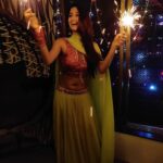 Eshanya Maheshwari Instagram – Diwali happiness ✨✨✨ #diwalirituals #diwalilights #diwali #saynotocrackers🚫🙏 I don’t burn fire crackers to prevent pollution and to keep animals safe.. This is just for diwali rituals 😇🙏