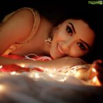Eshanya Maheshwari Instagram - May you find a light within you and let it shine froth...!!✨🌟✨ #diwali #diwalilights ##diwalivibes Photographer- @mahendra_rd