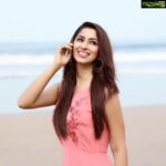 Eshanya Maheshwari Instagram - He said - I love the way your eyes sparkle when you smile ☺️ and then I couldn’t stop smiling 😁 #smile Outfit- @faballey Photography- @ibphotography27