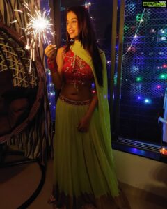 Eshanya Maheshwari Instagram - Diwali happiness ✨✨✨ #diwalirituals #diwalilights #diwali #saynotocrackers🚫🙏 I don't burn fire crackers to prevent pollution and to keep animals safe.. This is just for diwali rituals 😇🙏