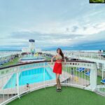 Eshanya Maheshwari Instagram - 💥❤️🚢 #cruiselife #cruising #redhot #redlovers❤️ #jaileshcruises #dejavudxb Goa Cruise