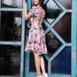 Eshanya Maheshwari Instagram - Ohhh yaaa! Sunday IS CHEAT DAY 😋🤓☺️ #myforeveremoji #alwayshungry #foodlover #instablogger #fashionblogger #styleblogger #eshanyamaheshwari #EM Outfit- @pankhclothing Photographer- @ibphotography27 H&M- @shivani_jharia Location- @mitronbarcafe Mitron Cafe & Bar
