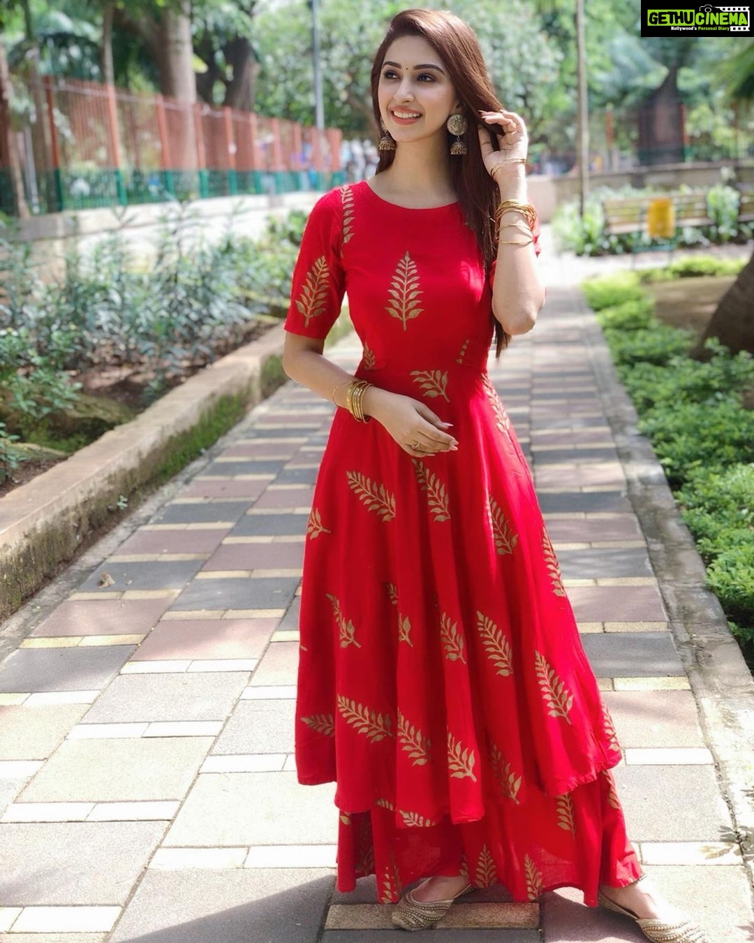Eshanya Maheshwari Instagram - Happy Navratri 😇🙏😁 to all May Goddess Durga fill you Life with Bliss, Love and ample prosperity.😁 #happyNavratri