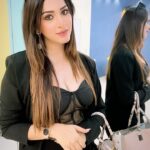 Eshanya Maheshwari Instagram - Who else is going to take me on trips 😰🤷🏻‍♀️ #bosslady #reelsinstagram #reels #bossy #cute #funny #reelitfeelit #feelitreelit #esshanya #black #workday #esshanyamaheshwari