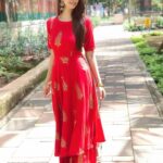Eshanya Maheshwari Instagram - Happy Navratri 😇🙏😁 to all May Goddess Durga fill you Life with Bliss, Love and ample prosperity.😁 #happyNavratri