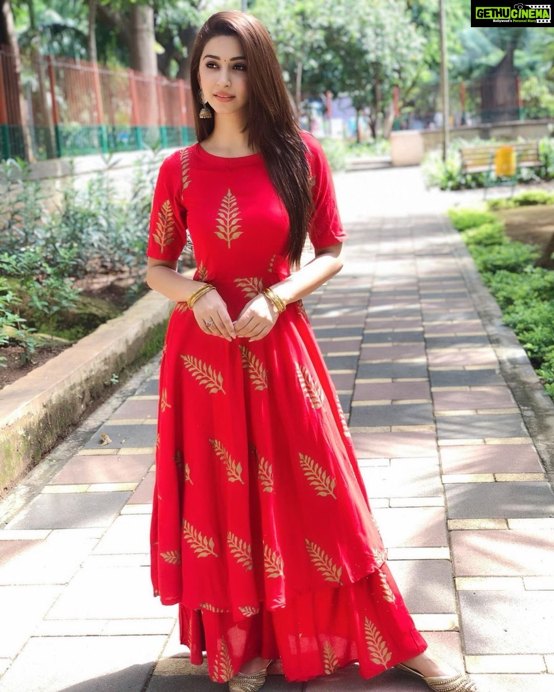 Eshanya Maheshwari Instagram - Happy Navratri 😇🙏😁 to all May Goddess Durga fill you Life with Bliss, Love and ample prosperity.😁 #happyNavratri