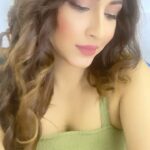 Eshanya Maheshwari Instagram - Can I call you baby ? ❤️✨ #baby #canicallyoubaby #boo #happy3 #love #hope #magic #mymagic✨ #reels #reelsinstagram #reelitfeelit