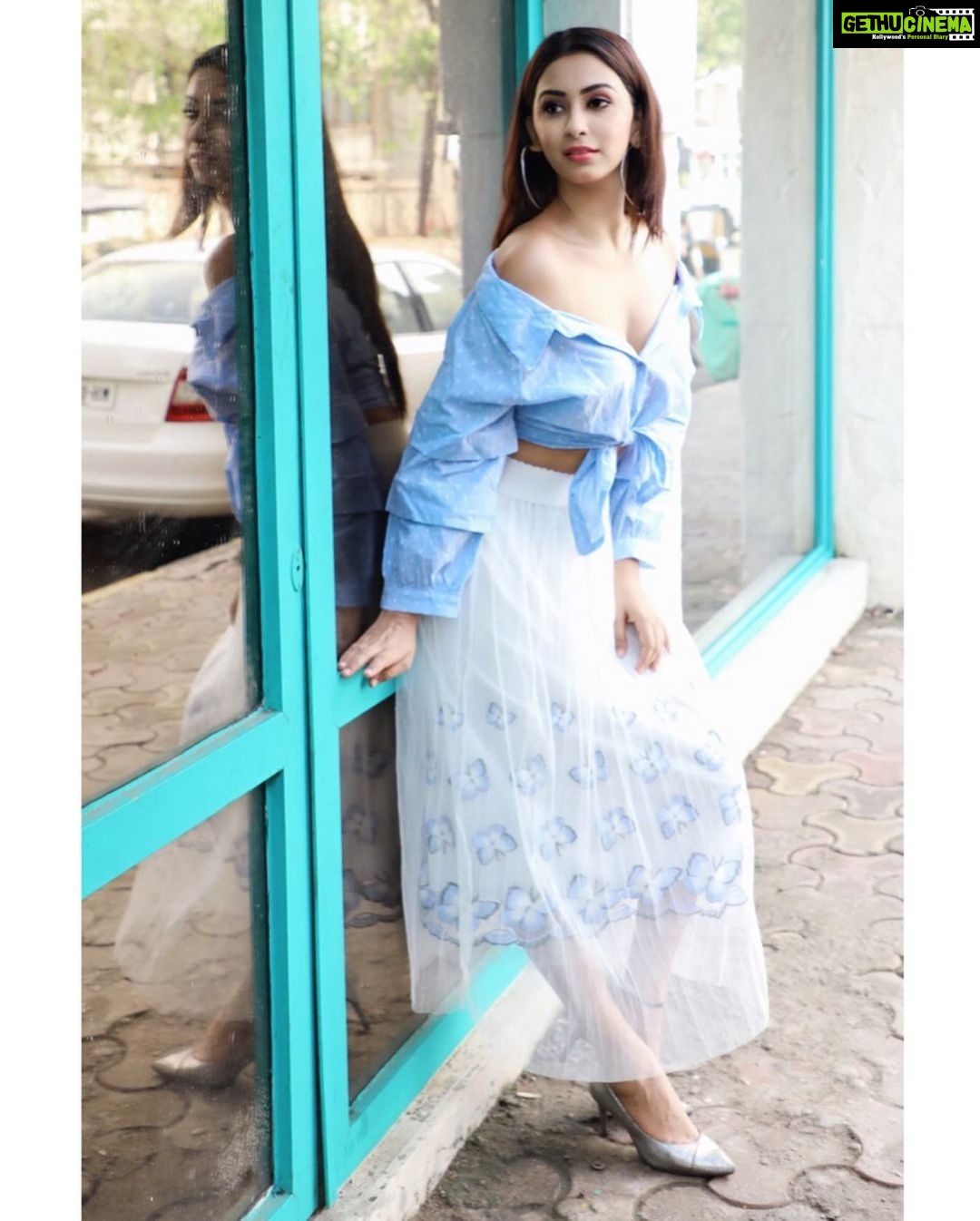 Eshanya Maheshwari Instagram - She was not fragile like a flower, She was fragile like a bomb. #attitude😎 #beyourself #styleblogger #fashionblogger Top- @faballey 🕶- @mapra_accessories Photography- @ibphotography27