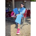 Eshanya Maheshwari Instagram - My Coffee Moods🤎 Stressed, blessed and coffee obsessed. 😀 #coffee #coffeelover #coffeetime #starbuckscoffee #travelgram #picoftheday #ootd #airportlook #pose #esshanya #airportdiaries #esshanyamaheshwari #denim #💙 Terminal 2 Chatrapati Shivaji Terminal Mumbai