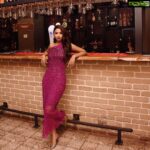 Eshanya Maheshwari Instagram - Real style is never RIGHT OR WRONG It’s a matter of being yourself On purpose #styleblogger #fashionblogger Outfit @atticsalt___ M&H @zuberiya_ansari Photographer @ajayyparmar Location @knottyyard Knotty Yard