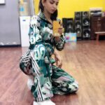 Eshanya Maheshwari Instagram - I feel like female @ranveersingh 🤣😍😜 in this @Adidas originals 🤓 #loveforranveersingh❤️ #adidas #adidasorginals Boom Box - Dance & Fitness garage