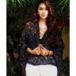 Eshanya Maheshwari Instagram – āWherever you go, no matter what the weather, always BRING YOUR OWN SUNSHINE.ā āļø š #sunshine #happyface #ootd #shein #sheinbeachseason #sheingals #rishinakandhariphotography
Outfit- @shein_in @sheinofficial
Search id for this dress- 691470
Use coupon code SHSW05 and get 10% off
Photo courtesy- @rishinakandhari