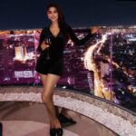 Eshanya Maheshwari Instagram - SUMMER NIGHTS AND CITY LIGHTS 😍✨😁 @skybarbangkok #bangkok #skybarbangkok #thailand #travelblogger #instatravel #shotoniphonex #nightlights✨ Photo courtesy- @mohitbhatia91 Sky Bar Labua State Tower Bkk