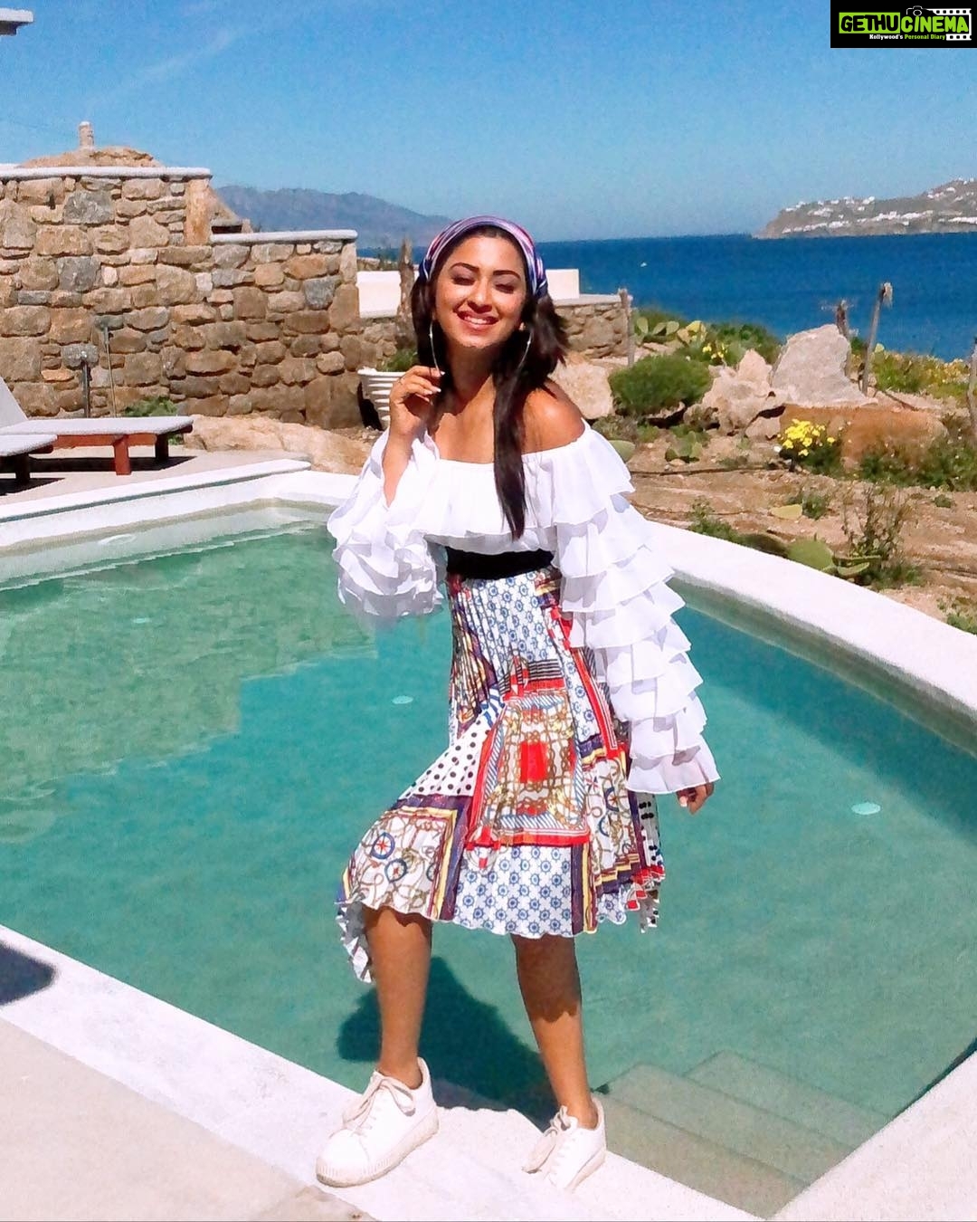 Eshanya Maheshwari Instagram - Slaying my vacation in @missa_more_clothing top 👻🌸 #fashionblogger #instablogger Mykonos