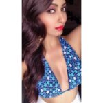 Eshanya Maheshwari Instagram - THE TANS WILL FADE BUT THE MEMORIES WILL LAST FOREVER ☺️✨ #tbt #greece #oia #santorini #vacation Oía Santorini, Greece