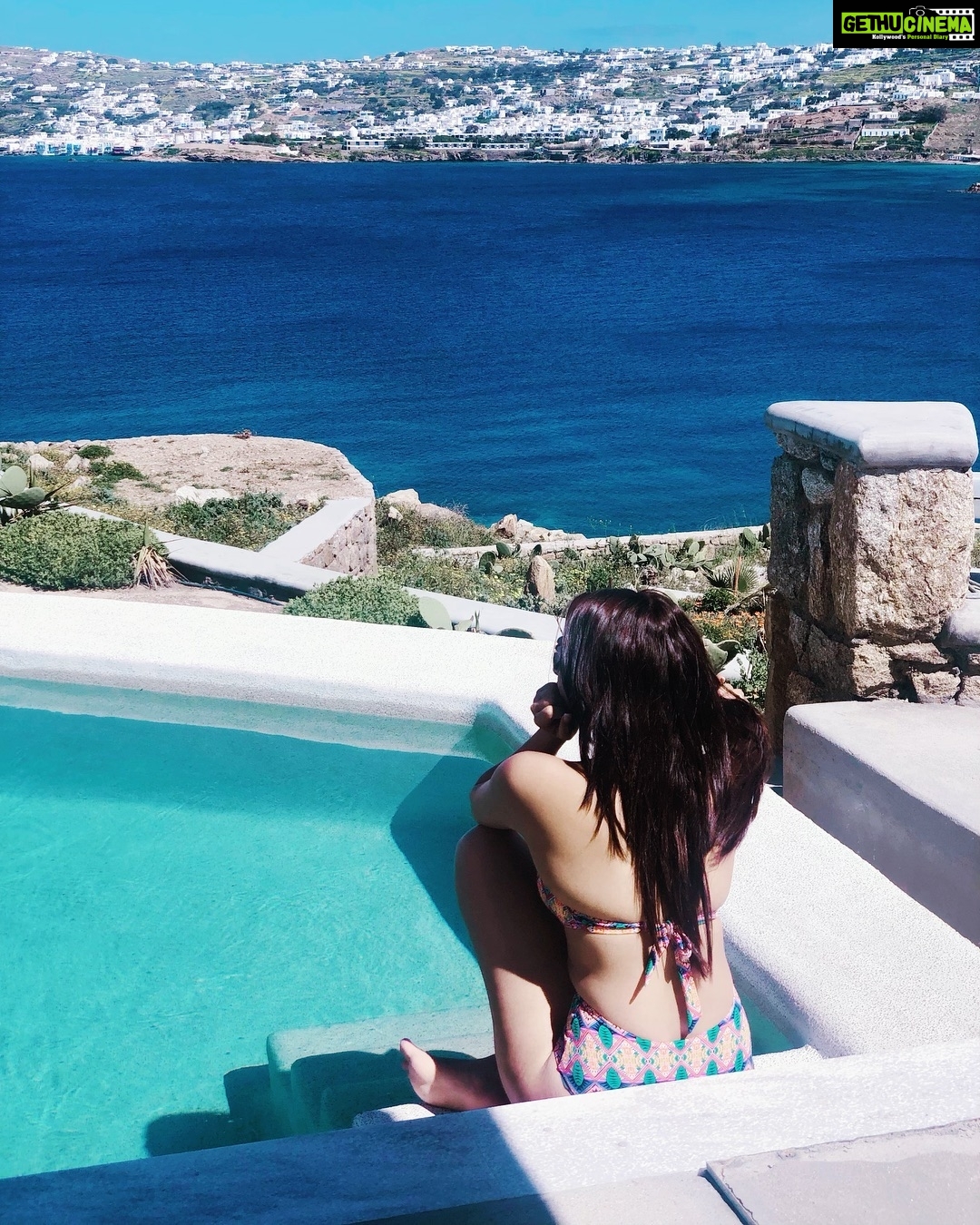 Eshanya Maheshwari Instagram - MY MISSION: to be so busy LOVING my LIFE that I have no TIME for HATE , REGRET, WORRY, FRET, OR FEAR. #🙌🏻 #✌🏻 #peace #mykonos #greece🇬🇷 #views😍 Carpe Diem Villas Mykonos