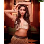 Eshanya Maheshwari Instagram - There’s only one accurate synonym for “Friday” BOOM SHAKALAKA 👻😜💁🏻‍♀️ #weekendvibes #walkingintoweekendlike #showmemoregliter Photographer @ibphotography27 Hair&makeup , styling 🙋🏻‍♀️ Location @drinkery51 Drinkery 51