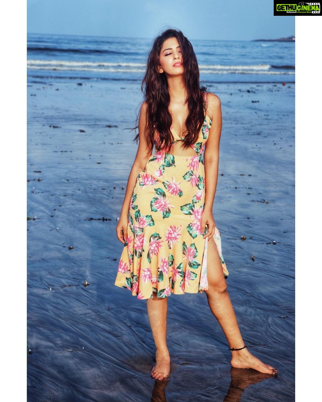 Eshanya Maheshwari Instagram - SEXY isn’t a SHAPE it’s an ATTITUDE. ✨ #shein #sheinbeachseason #sheingals #rishinakandhariphotography Outfit- @shein_in @sheinofficial Search id for this dress- 733005 Use coupon code SHSW05 and get 10% off Photo courtesy- @rishinakandhari