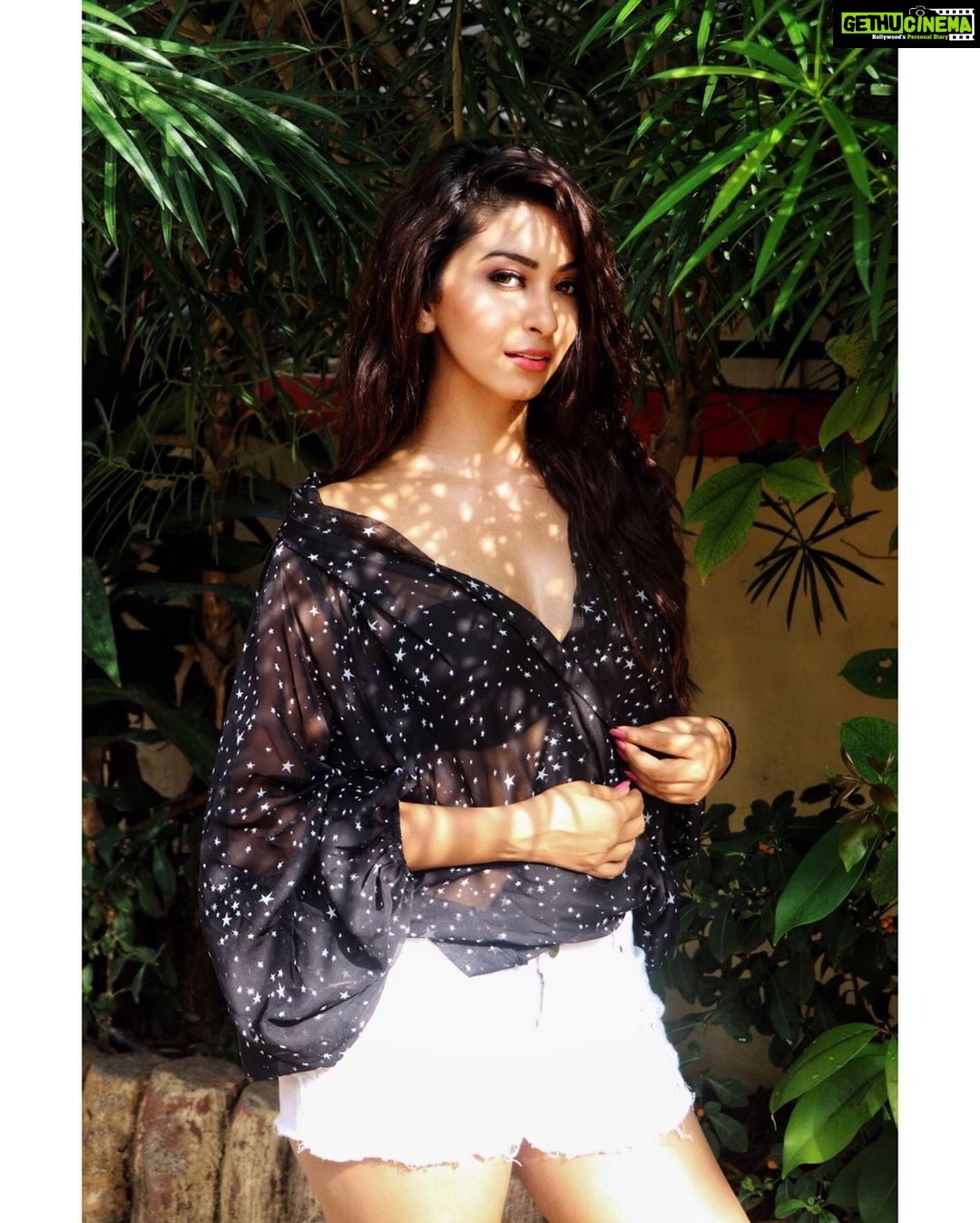 Eshanya Maheshwari Instagram - “Wherever you go, no matter what the weather, always BRING YOUR OWN SUNSHINE.” ☀️ 😁 #sunshine #happyface #ootd #shein #sheinbeachseason #sheingals #rishinakandhariphotography Outfit- @shein_in @sheinofficial Search id for this dress- 691470 Use coupon code SHSW05 and get 10% off Photo courtesy- @rishinakandhari