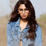Eshanya Maheshwari Instagram – Hooked on HEXAGONS 🤓 😍
To make every basic outfit look out of ordinary. These frames from @lenskart are total 6/6, aren’t they?
#iamhookedonthelooks #iamhookedonhexagon #iamhooked #lenskart #stlisheyewear #coolglasses
Photo courtesy- @ajaypatilphotography