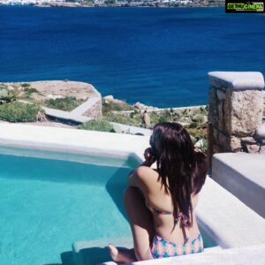 Eshanya Maheshwari Instagram - The right kinda busy 🌎✈️💫🙌🏻 #travelblogger #instablogger #instatravel #throwback🔙 #greece #mykonos #view #infinitipool Carpe Diem Villas Mykonos