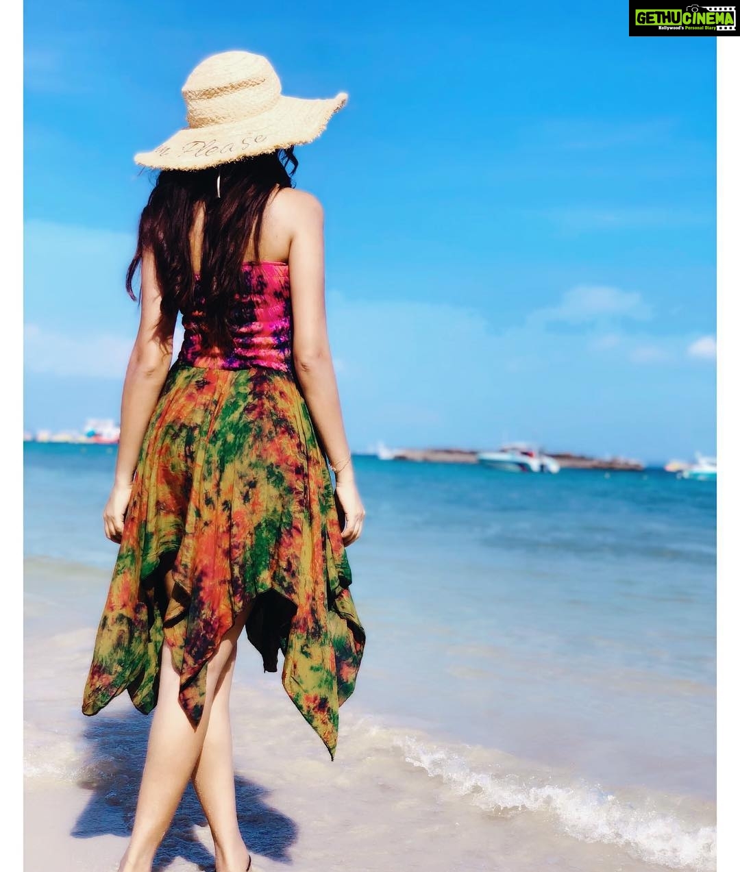 Eshanya Maheshwari Instagram - WHEREVER YOU GO IT BECOMES PART OF YOU SOMEHOW. 😍 #magicofnature🌊 #instatravel #travelblogger #thailand #pattaya #monkeybeach Pattaya Beach, Thailand.