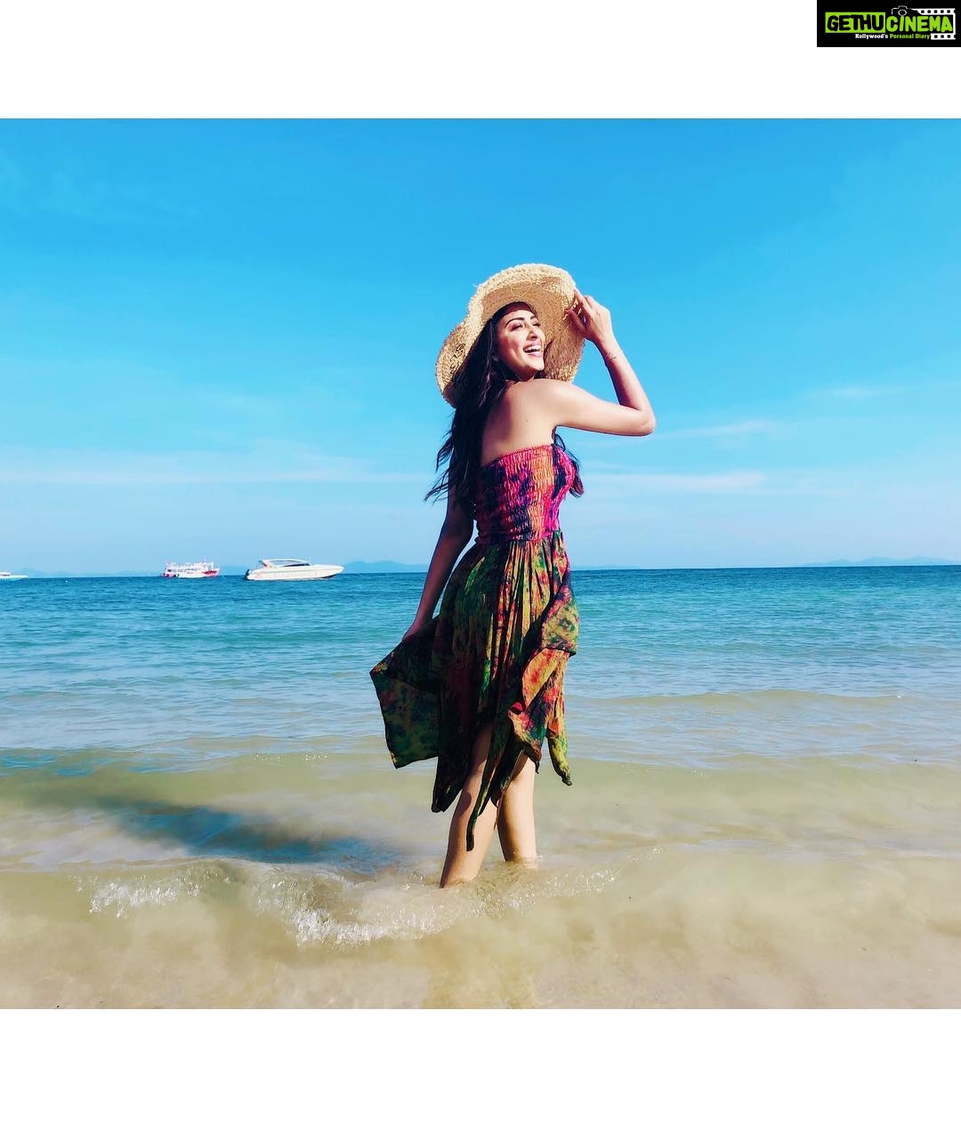 Eshanya Maheshwari Instagram - WHEREVER YOU GO IT BECOMES PART OF YOU SOMEHOW. 😍 #magicofnature🌊 #instatravel #travelblogger #thailand #pattaya #monkeybeach Pattaya Beach, Thailand.