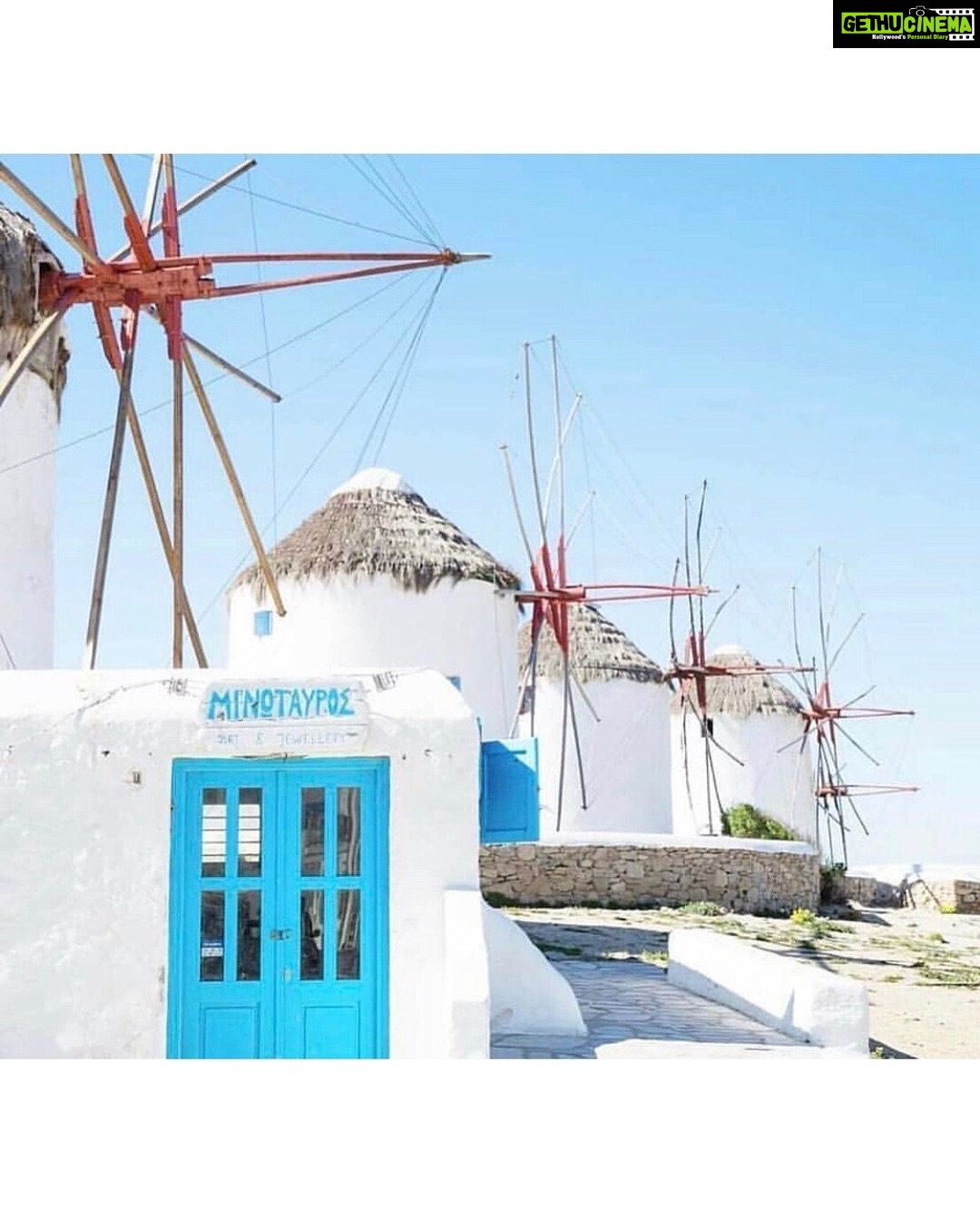 Eshanya Maheshwari Instagram - There’s no time to be bored in a world as beautiful as this. #mykonos #littlevenice #greece🇬🇷 #travelblogger #instatravel Mýkonos, Kikladhes, Greece