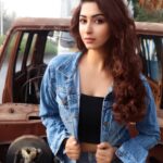 Eshanya Maheshwari Instagram - “IN WORLD FULL OF TRENDS, I WANT TO REMAIN CLASSIC “ 😉 denim jackets are always classy choice ✌🏻pick your perfect fit 💁🏻‍♀️@rawgmv And get 30% off by using code “ESHANYA30” #denimjacket #denimlover #rishinakandhariphotography #eshanyamaheshwari Outfit 🧥 - @rawgmv Photography📸 - @rishinakandhari Mumbai, Maharashtra