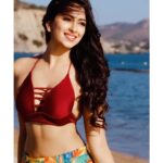 Eshanya Maheshwari Instagram - When I dance and pose for camera 🎥 👻📸😉 #happiness #loveformywork❤ #filmybachi #kyamastikyadhoom #greece #athens 👙 by @srstore09 Athens, Greece