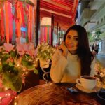 Eshanya Maheshwari Instagram – About last night 💫✨ coffee date with my love @bhavika1091 🤗😘 #coffeedate #sisterlove👭 #greece🇬🇷 #athens #coldnights 108 cafe bar