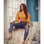 Eshanya Maheshwari Instagram - “DRESS SHABBILY AND THEY REMEMBER THE DRESS; DRESS IMPECCABLY AND THEY REMEMBER THE WOMEN.” #beremembered #✌🏻 Outfit- @stalkbuylove 👚 Photography- @kmajethia 📸 Make up - @qureshi_aslam 💄 Hair - @nargis9052 💁🏻‍♀️ Mumbai, Maharashtra