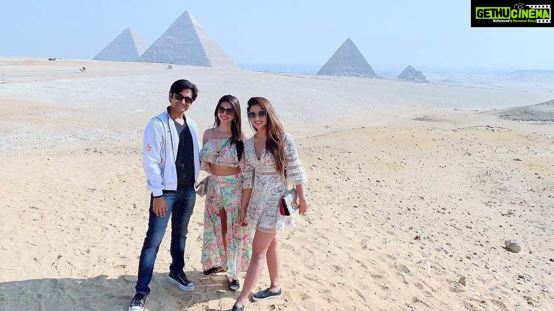 Eshanya Maheshwari Instagram - Amazing day 😍 in EGYPT 🇪🇬 #EGYPT #pyramidsofgiza #sphinx #cairo #egypt Pyramid,Giza,Egypt