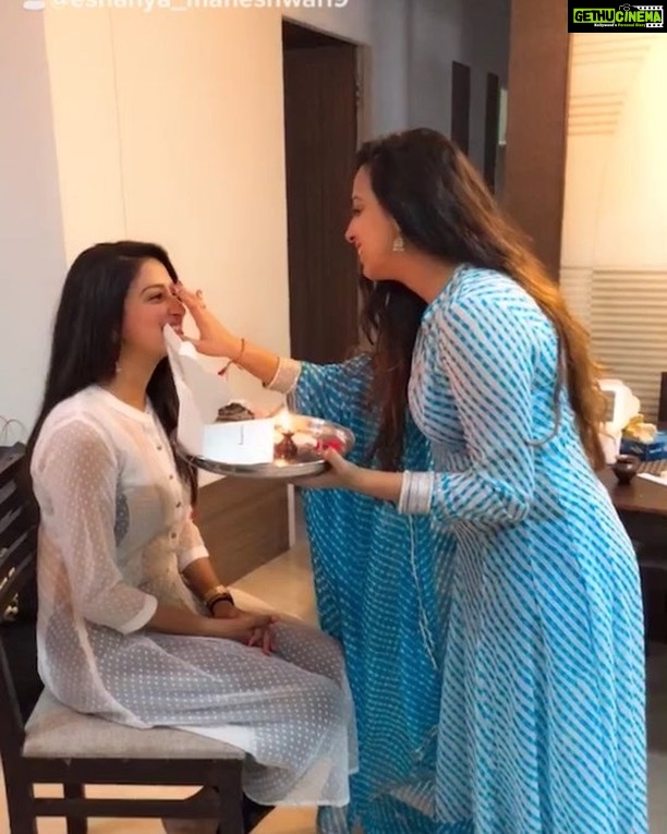 Eshanya Maheshwari Instagram - I will try to protect you π I will definitely love you π and will irritate you like always π forever π€ͺπ» HAPPY RAKSHA BANDHAN ππ β€οΈ @bhavika1091 #ekhazaaronmeinmeribehnahai #happyrakshabhandan #sisterlove #mylifeline