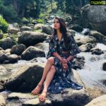 Eshanya Maheshwari Instagram - When you do things from your soul, You feel a river moving in you,a joy.😍☺️👻 celebrated birthday with Beauty of kashmir 😍 outfit by @srstore09 #bestbirthdaydayouting #phelgamdiaries #kashmirdiaries #shrinagar Kashmir Valley, Pahalgam