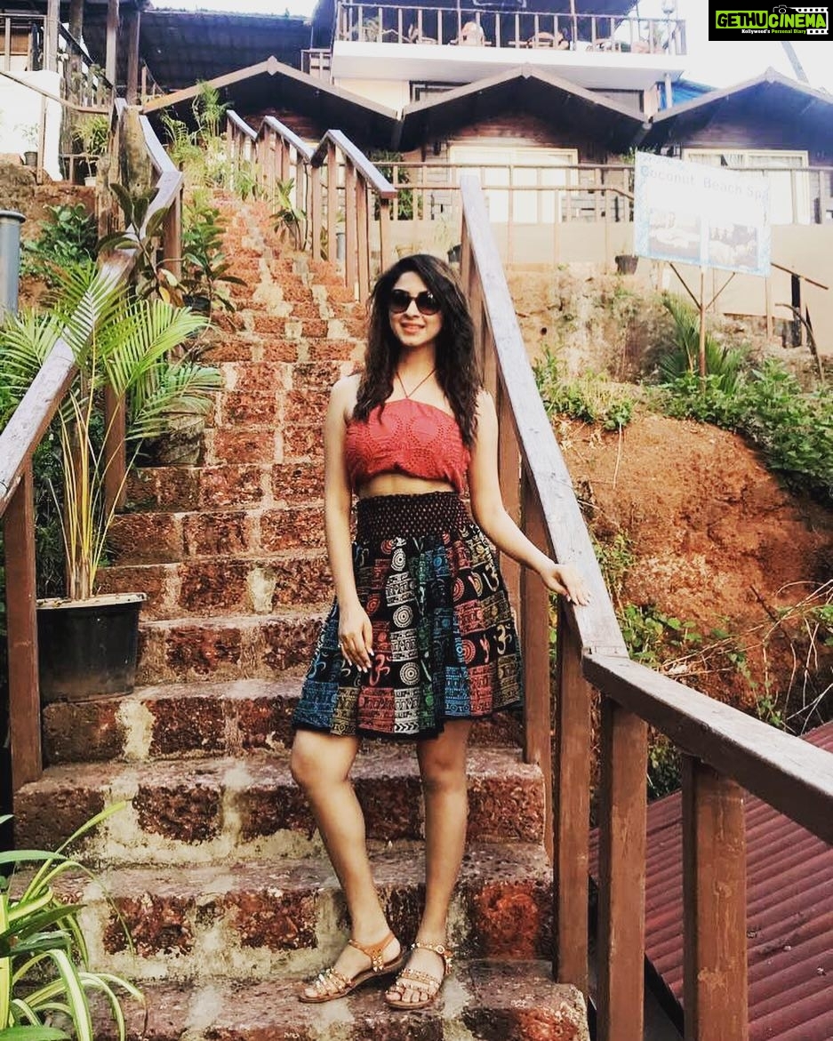 Eshanya Maheshwari Instagram - #capturetheexpression #happinessisinsideyou Antares Restaurant & Beach Club