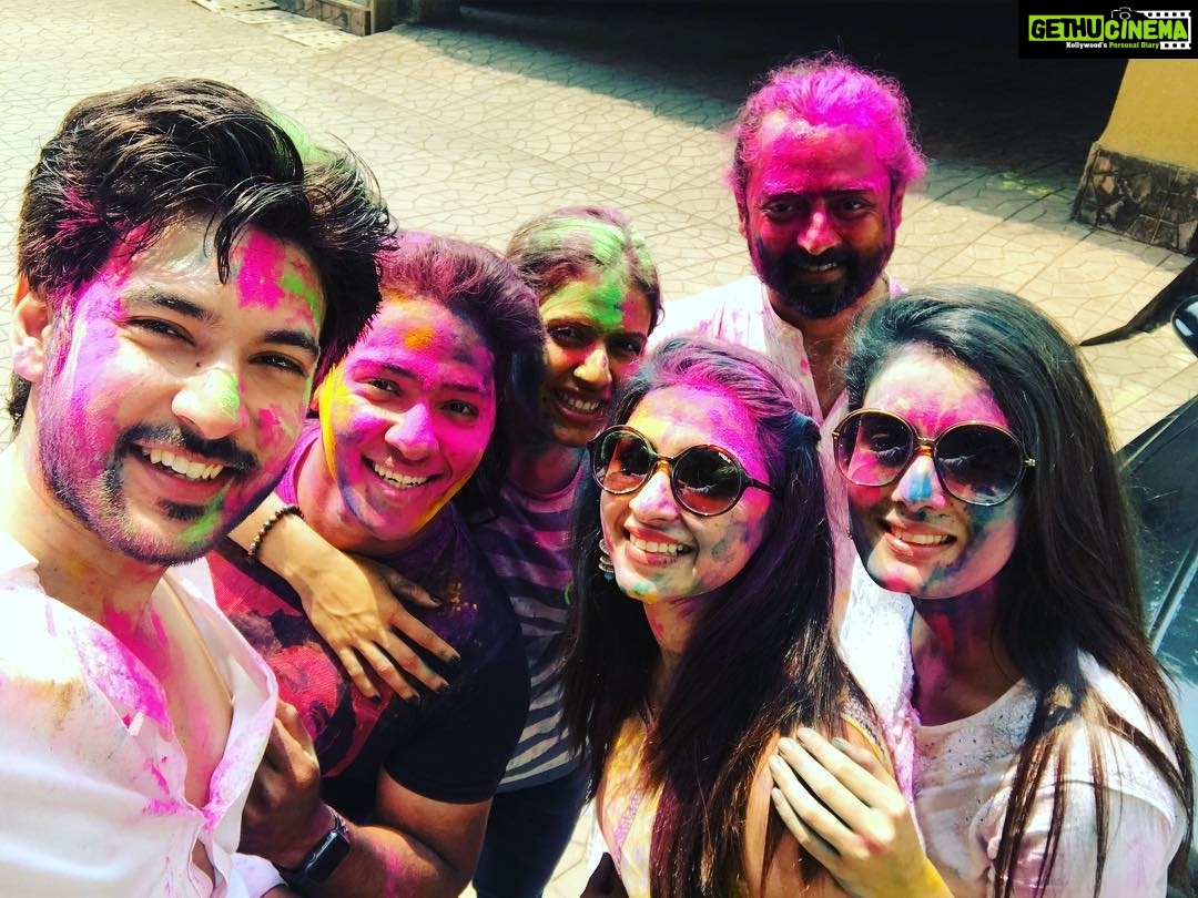 Eshanya Maheshwari Instagram - #Holi ๐๐๐๐๐งกโค๏ธ
