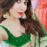 Eshanya Maheshwari Instagram - #desigirl ✌🏻