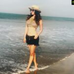 Eshanya Maheshwari Instagram - Some people think I’m unhappy but I’m not. I just appreciate silence in a world that never stops talking. #peaceful #somuchtolisteninsilence #✌🏻 shorts by @srstore09 😍🤗 Goa, India