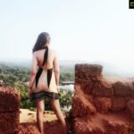 Eshanya Maheshwari Instagram - The earth has it’s music for those who will listen 😌#peaceful #beautyofnature #goa Chapora Fort, Goa, India