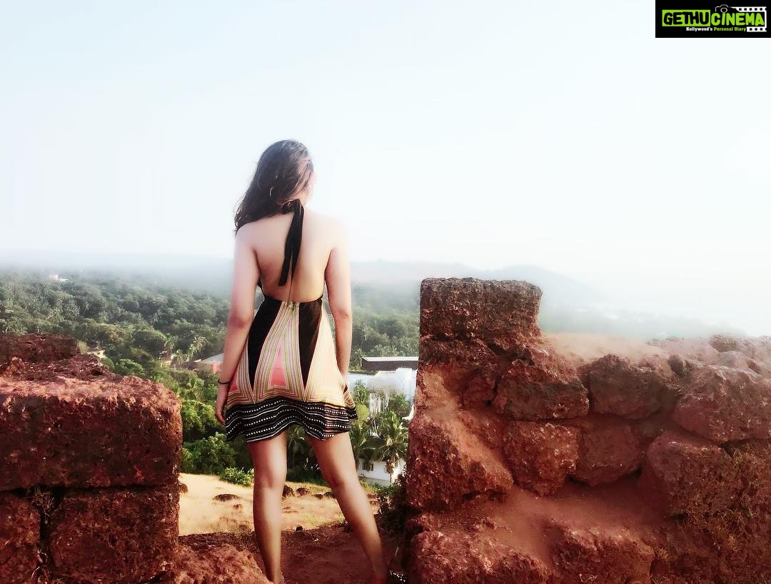 Eshanya Maheshwari Instagram - The earth has itโs music for those who will listen ๐#peaceful #beautyofnature #goa Chapora Fort, Goa, India