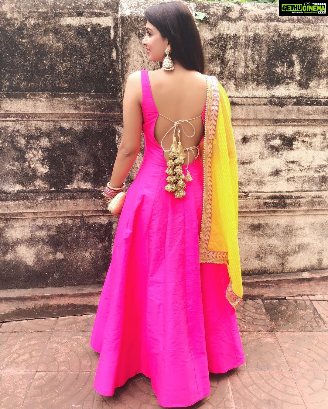 Eshanya Maheshwari Instagram - #festivevibes😍 #selfies #ganeshchaturthi #desi #indiangirl #festival #happiness Mumbai, Maharashtra