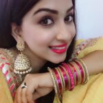 Eshanya Maheshwari Instagram - #festivevibes😍 #selfies #ganeshchaturthi #desi #indiangirl #festival #happiness Mumbai, Maharashtra