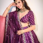 Eshanya Maheshwari Instagram - HAPPY DHANTERAS 💰✨💰 May your life be full of happiness and harmony with enough wealth to give you all comforts you ever wished. Stay blessed 😇 Outfit by @karishmaashita Makeup by @nishisingh_muah Hair by @imambihairstylist Styling by @bhoomibhanushali Photography by @ajayyparmar #diwali #dhanteras #diwalioutfit #diwalilook #diwaliphotoshoot #picoftheday #lookoftheday #pose #photoshoot #esshanyamaheshwari #esshanya #fashionblogger #styleblogger #instafashion