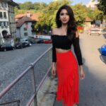Eshanya Maheshwari Instagram - I’m nicer when I like my outfit 😜☺️#switzerland #zurich #🇨🇭 #beautiful #stlye #trevel #pose #click Iseltwald, Switzerland