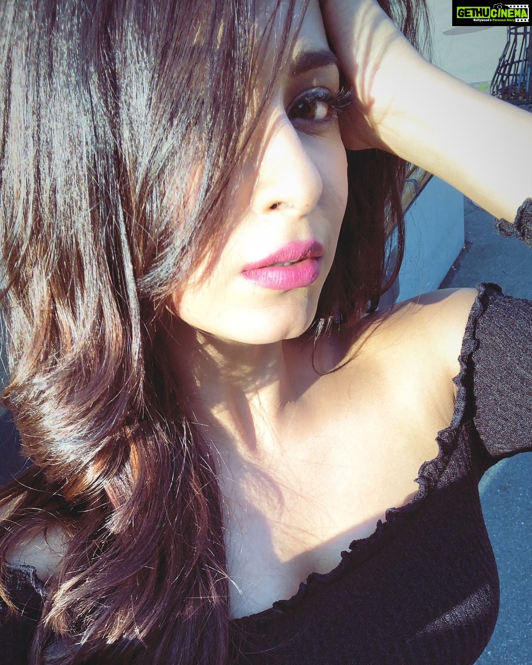 Eshanya Maheshwari Instagram - Iβm nicer when I like my outfit πβΊοΈ#switzerland #zurich #π¨π #beautiful #stlye #trevel #pose #click Iseltwald, Switzerland