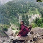 Eshanya Maheshwari Instagram - Day in the mountains 😍 mountains #river #instatrip #northtrip #life #solong #pindlinadhi #peaceofmind #beautyof India #Manali #trevaldairies #day3😍😍😍