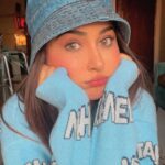 Eshanya Maheshwari Instagram - Gemini is half “Happy go lucky, go where the wind takes me” and half “what the hell is going on with my life”? 😐 PS- being a Gemini is a serious problem 😰 #photodump #gemini #moodswings #geminifacts #esshanyamaheshwari