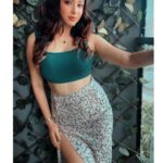 Eshanya Maheshwari Instagram - I am mine. Before I am ever anyone else’s. ✌🏻 #photodump #selflove #selfworth #ootd #fashionblogger #styleblogger #esshanyamaheshwari #esshanya