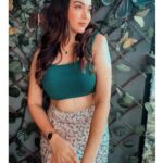 Eshanya Maheshwari Instagram - I am mine. Before I am ever anyone else’s. ✌🏻 #photodump #selflove #selfworth #ootd #fashionblogger #styleblogger #esshanyamaheshwari #esshanya